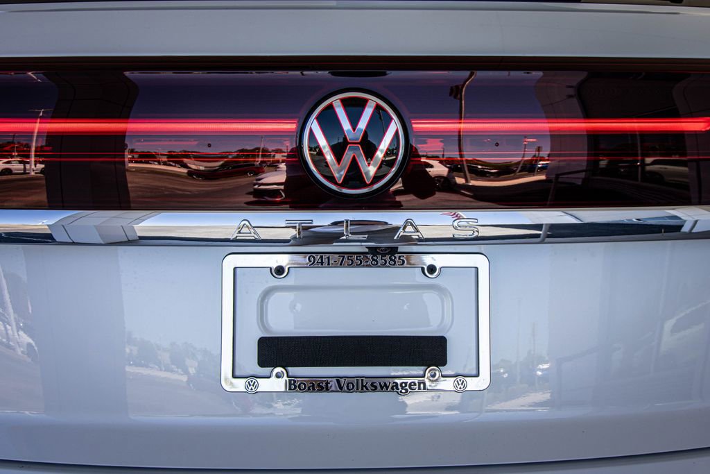 New 2026 Volkswagen Atlas Cross Sport SEL AWD/4WD image 18
