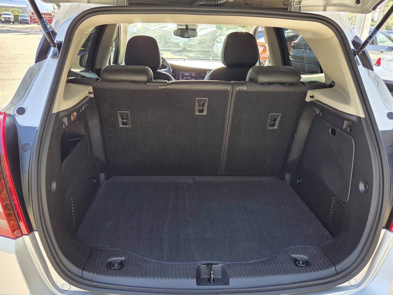 Certified 2022 Buick Encore Preferred w/ Safety Package AWD/4WD image 17