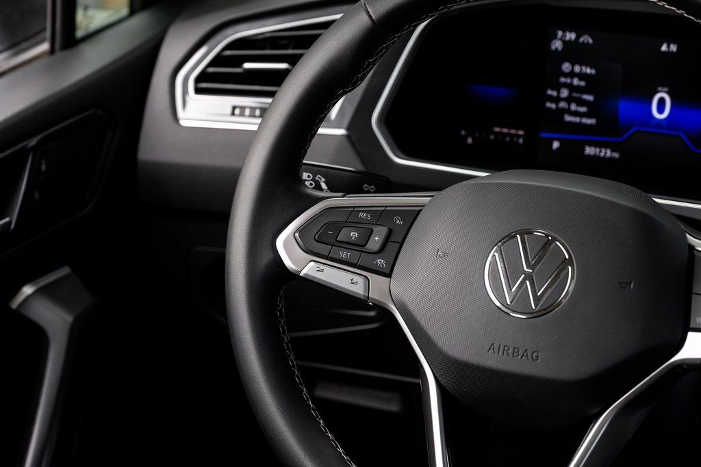 Used 2022 Volkswagen Tiguan SE image 27