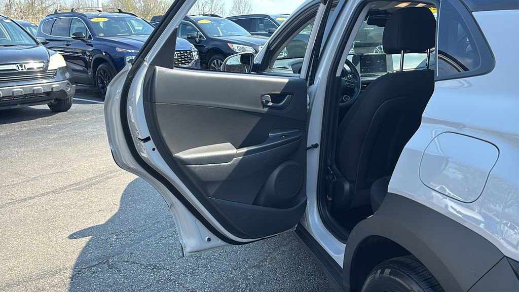 Used 2023 Hyundai Kona SEL AWD/4WD image 28