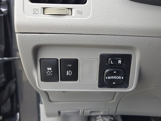 Used 2013 Toyota Corolla L FWD image 23
