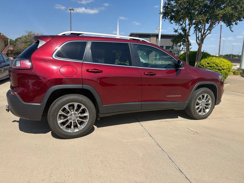 Used 2019 Jeep Cherokee Latitude Plus w/ Comfort/Convenience Group AWD/4WD image 16