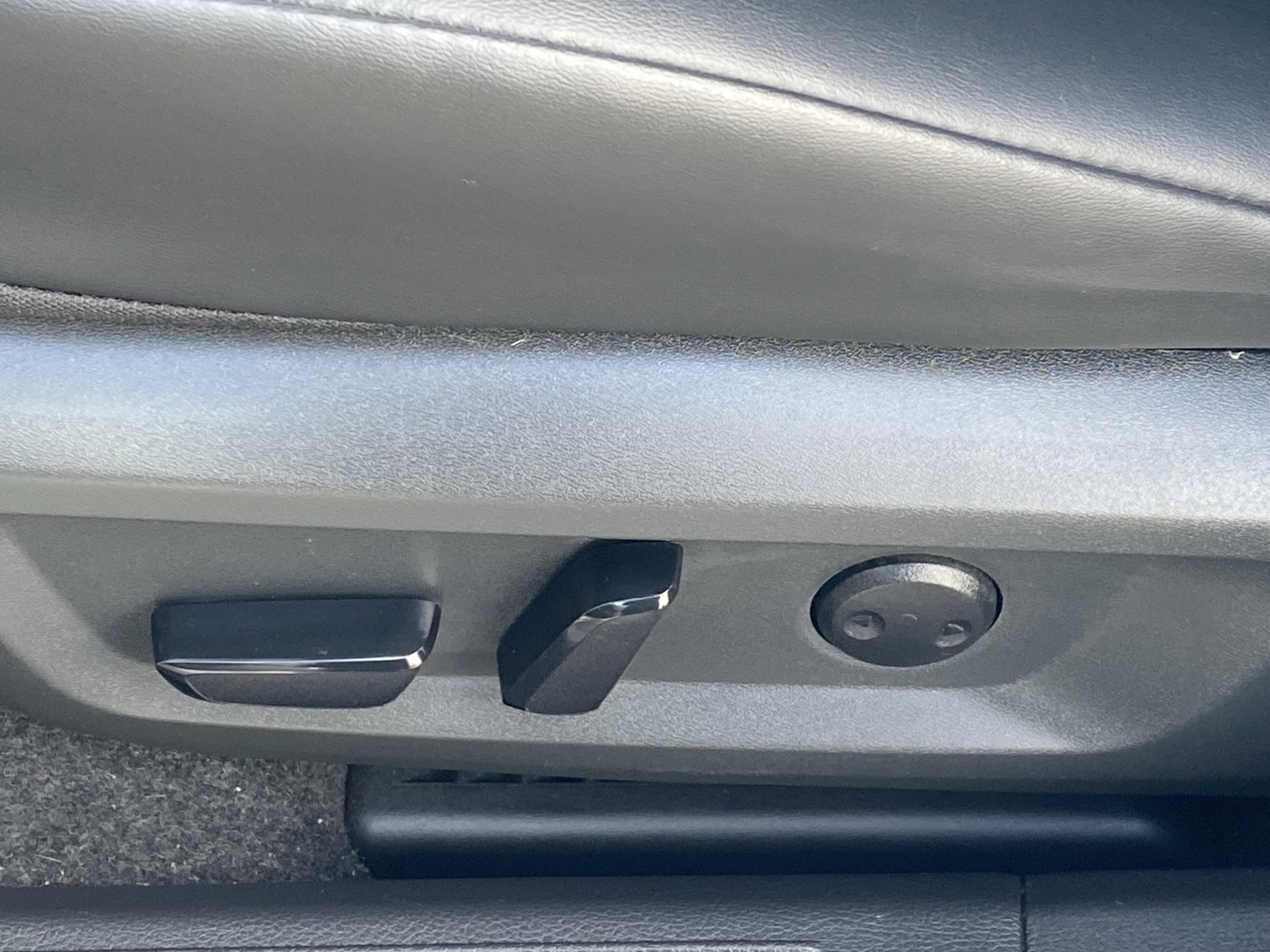 Used 2023 Nissan Rogue SV w/ SV Premium B Package image 19