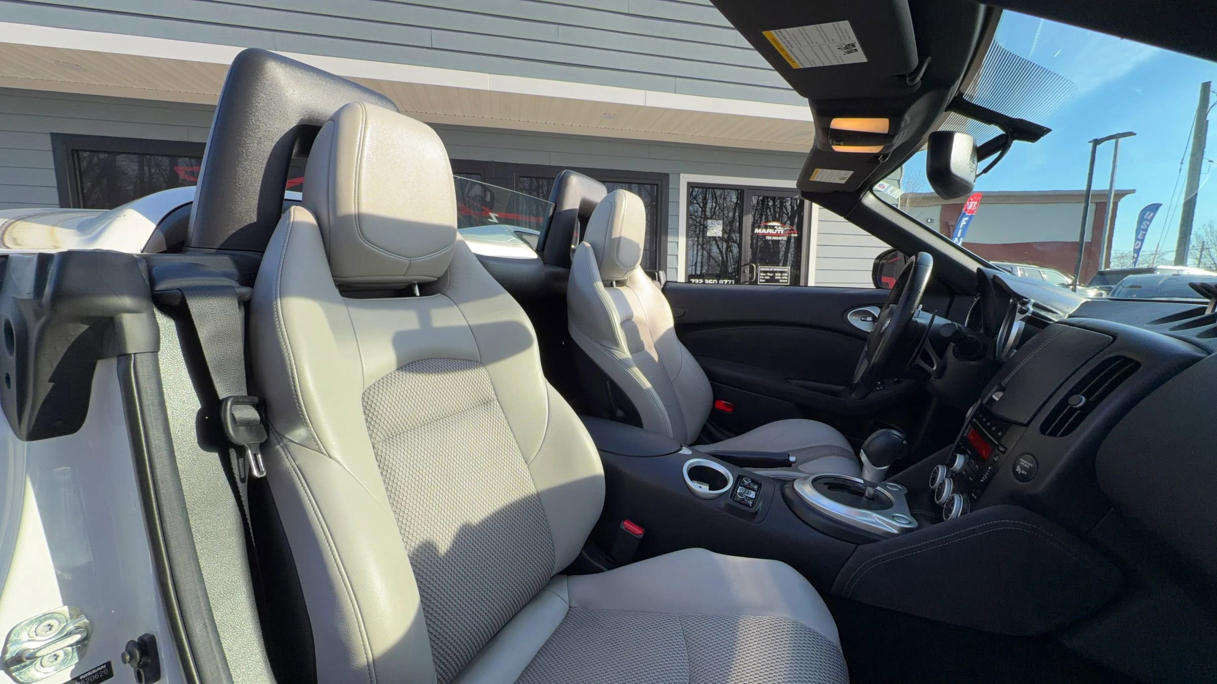 Used 2014 Nissan 370Z Touring image 13