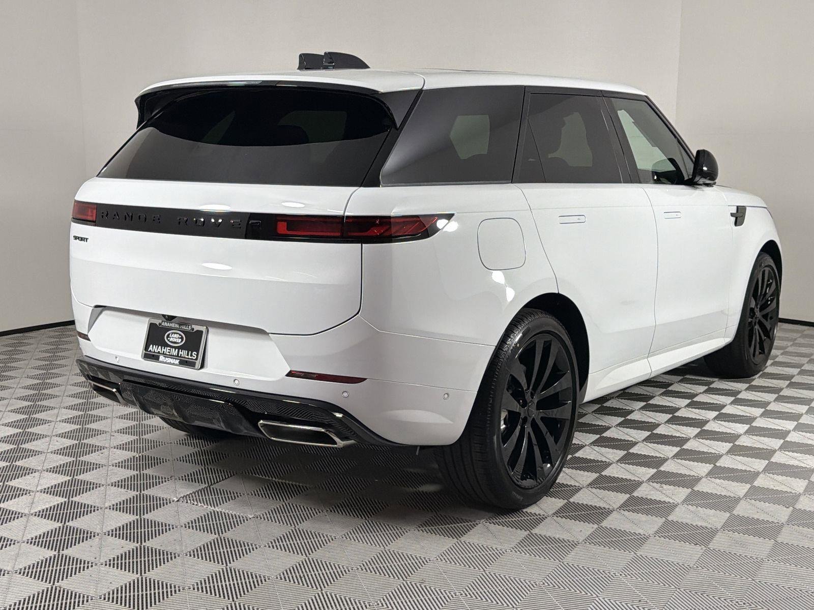 New 2026 Land Rover Range Rover Sport Dynamic SE image 5
