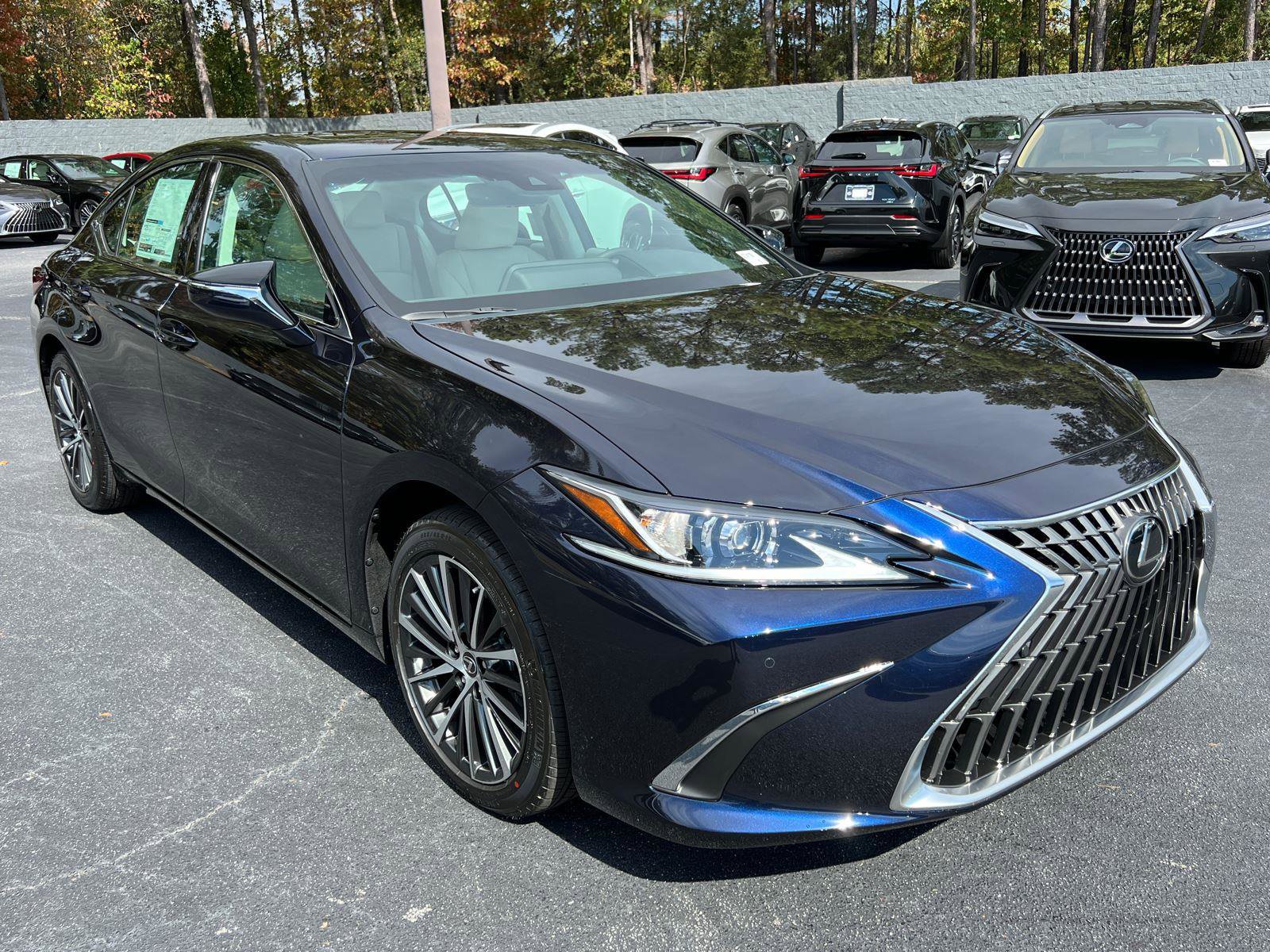 New 2025 Lexus ES 350 w/ Premium Package image 4