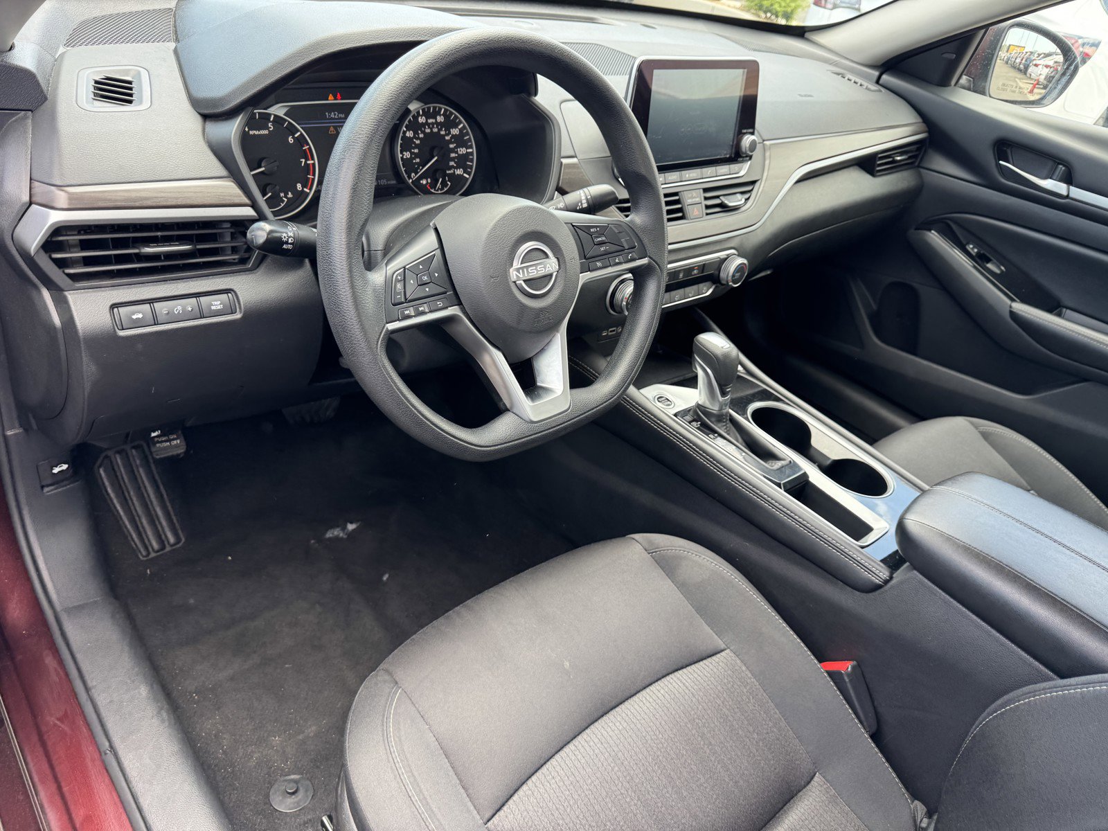 Used 2023 Nissan Altima 2.5 SV image 13