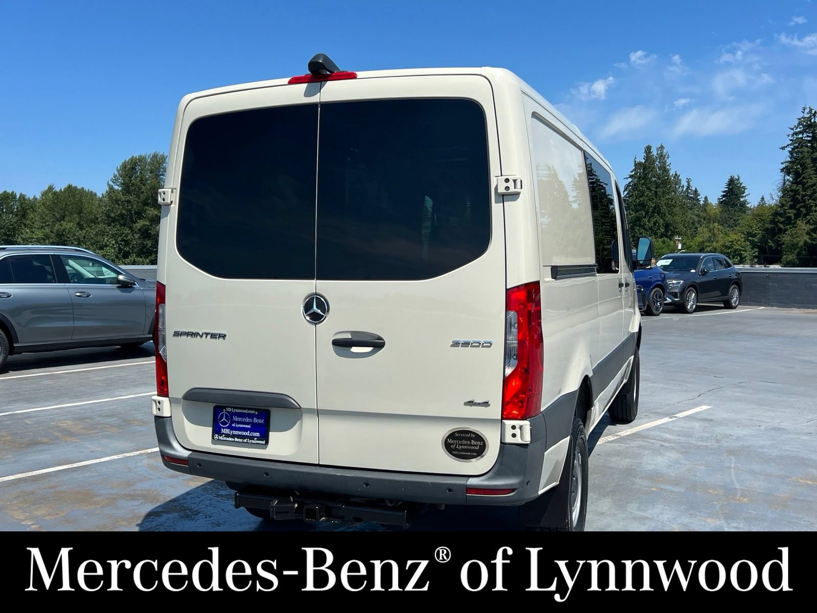 Used 2022 Mercedes-Benz Sprinter 2500 image 9