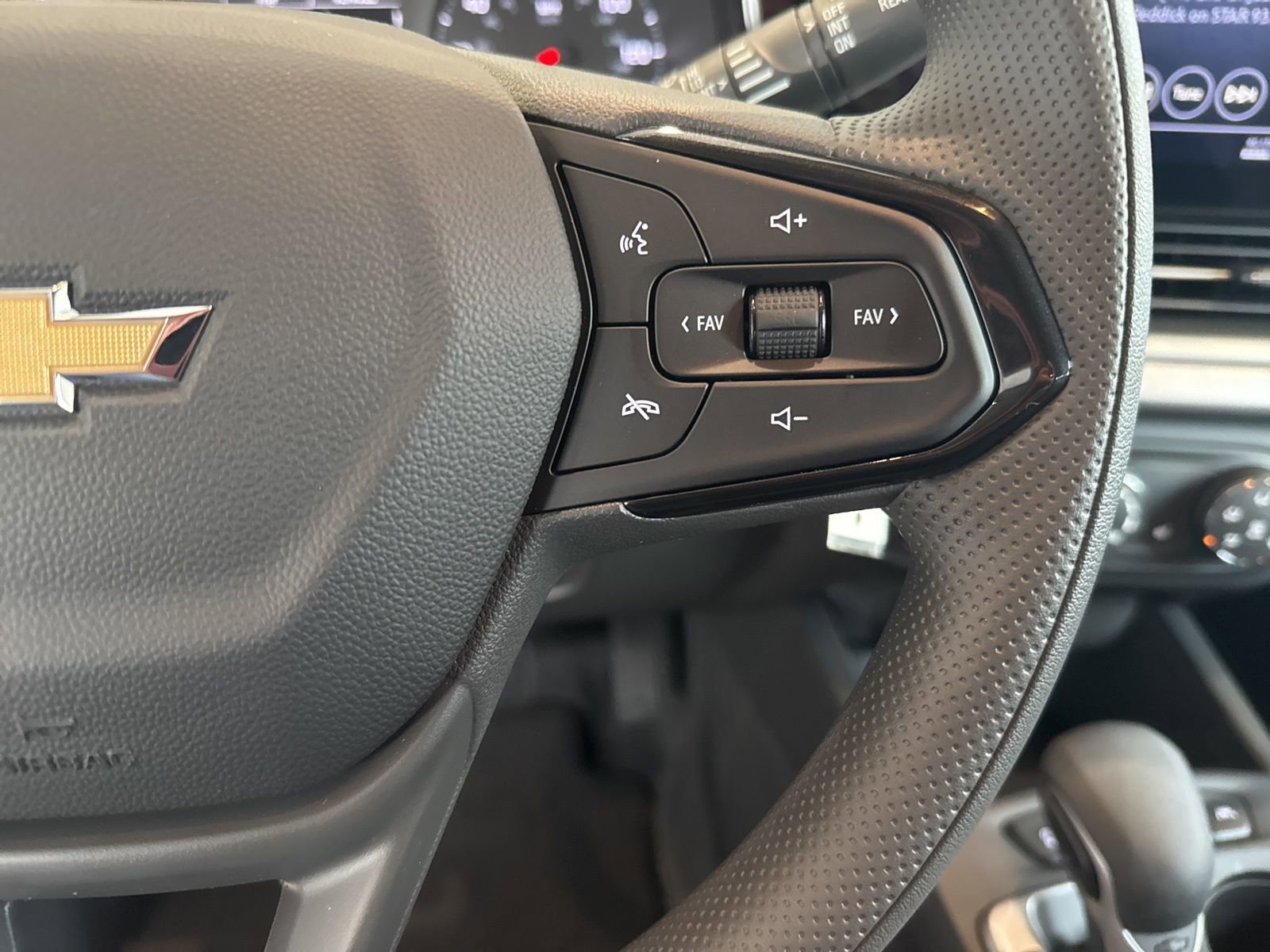 New 2026 Chevrolet Trax LS image 18