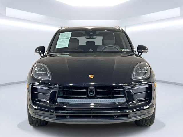 Certified 2025 Porsche Macan image 2