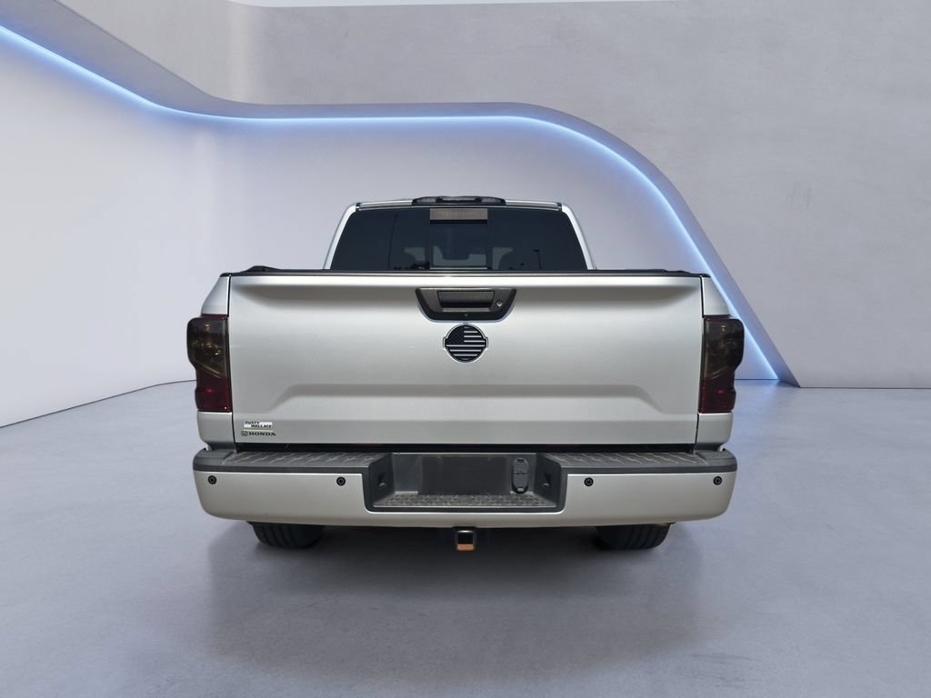Used 2018 Nissan Titan SV w/ SV Convenience Package AWD/4WD image 6