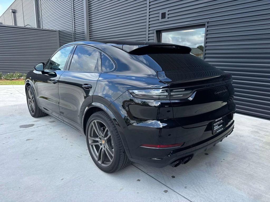 Certified 2023 Porsche Cayenne Turbo image 3