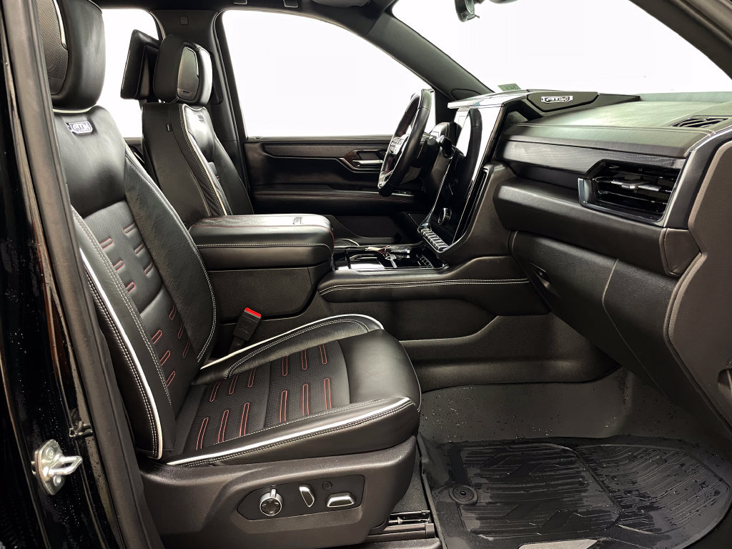 Certified 2026 GMC Yukon XL AT4 Ultimate w/ LPO, Floor Liner Package AWD/4WD image 47