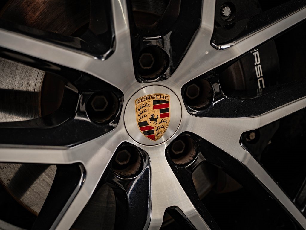 Certified 2024 Porsche Macan image 13