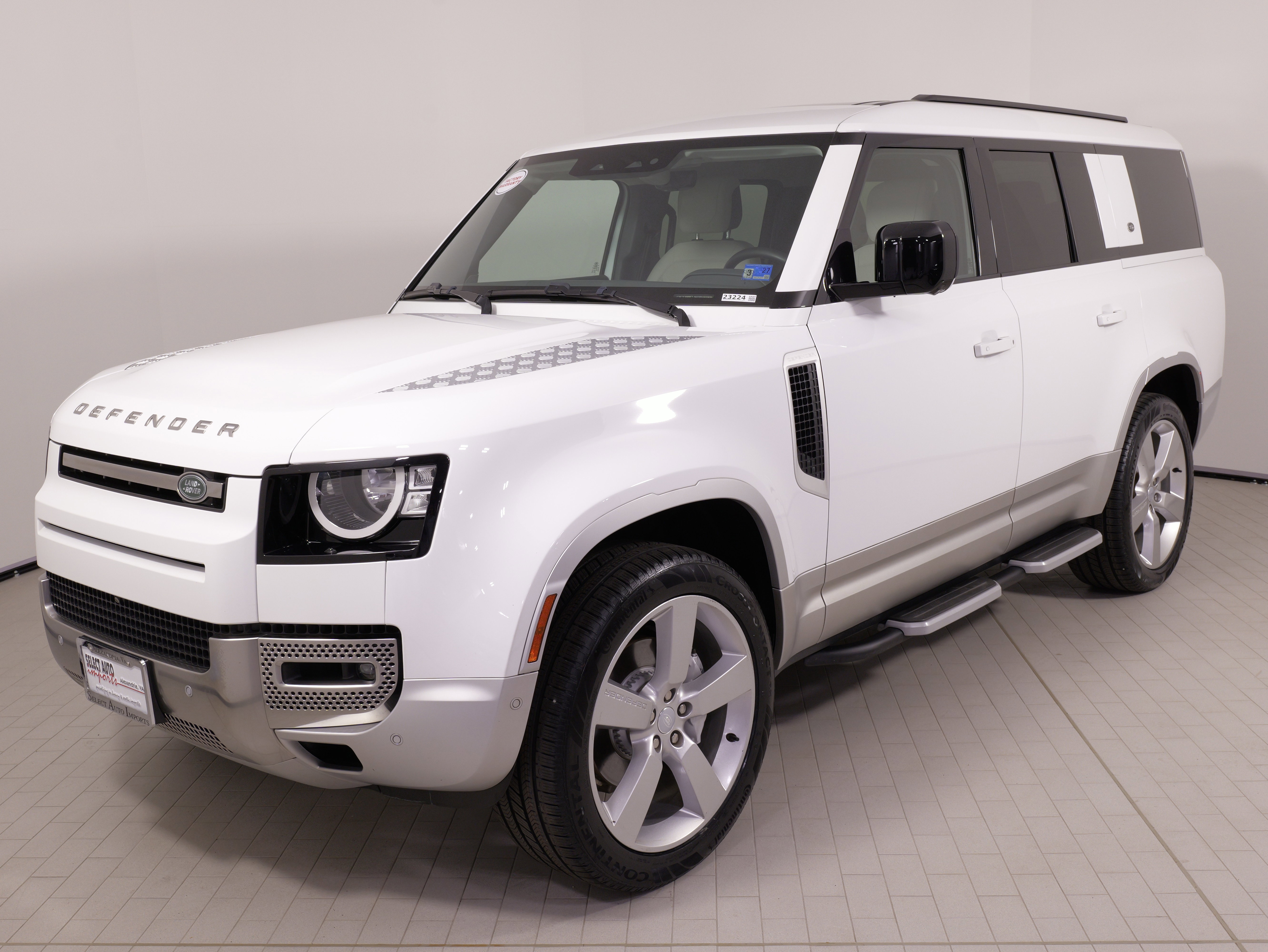 Used 2023 Land Rover Defender 130 S image 3