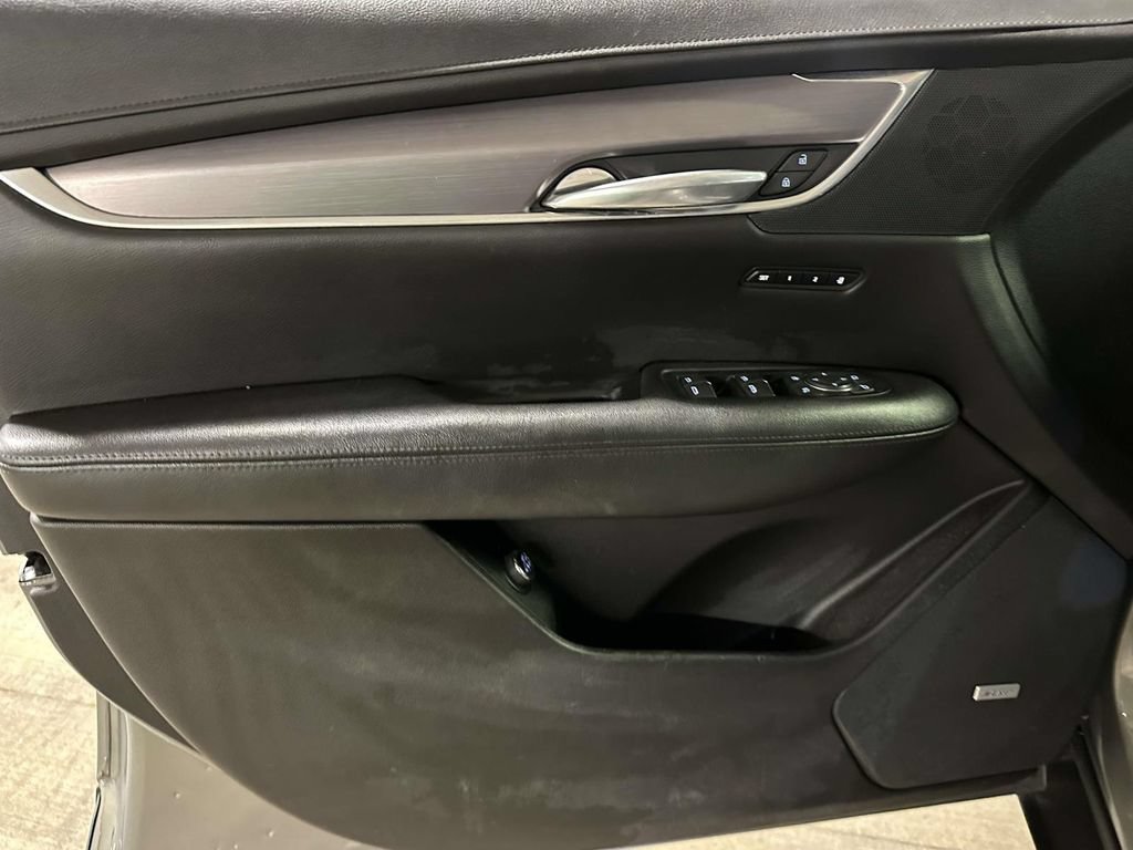 Used 2019 Cadillac XT5 Luxury FWD image 18