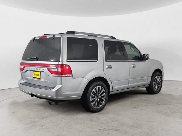 Used 2017 Lincoln Navigator Select AWD/4WD image 5