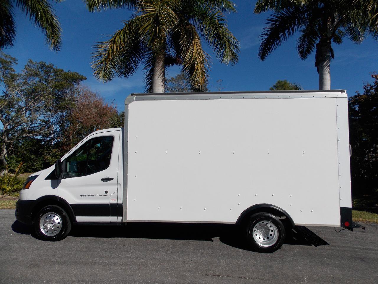 Used 2022 Ford Transit 350 DRW RWD image 10