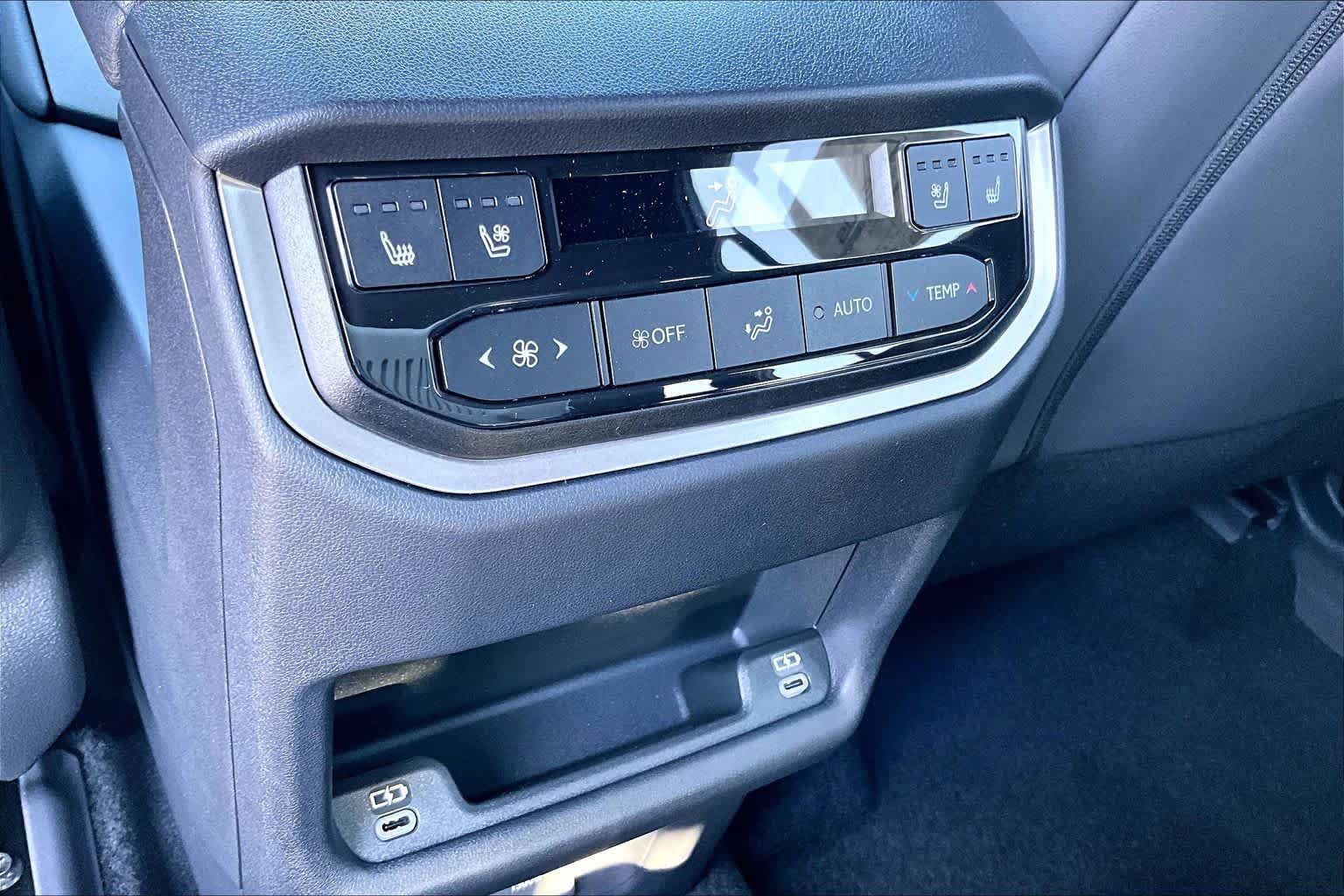New 2026 Lexus TX 500h AWD image 13