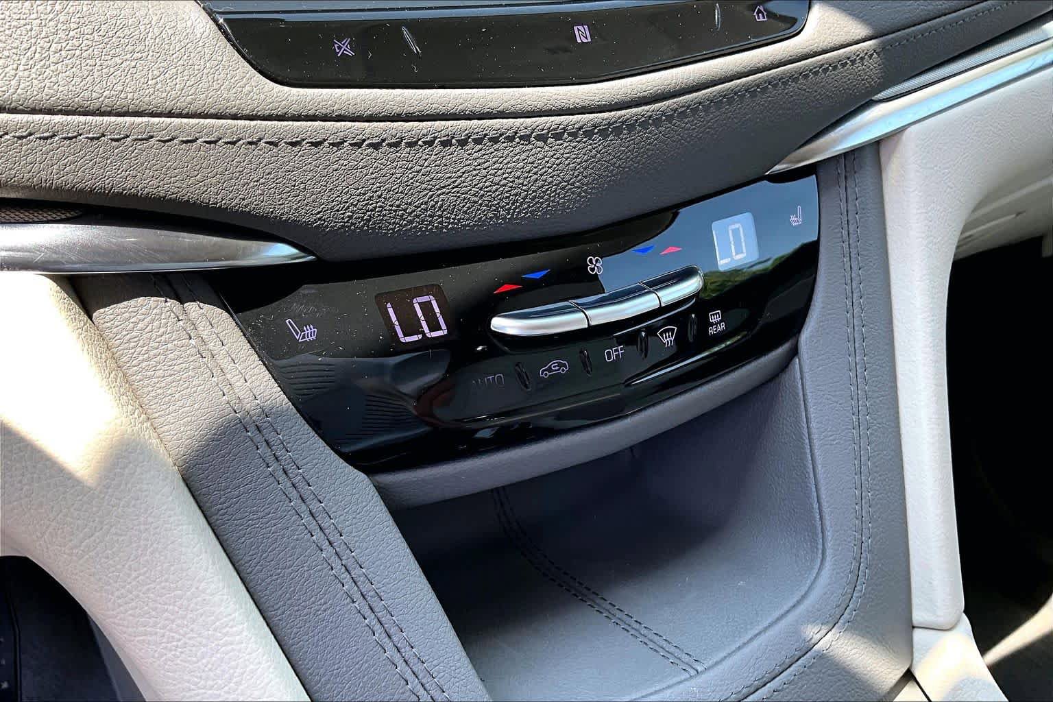 Used 2021 Cadillac XT5 Premium Luxury AWD/4WD image 38