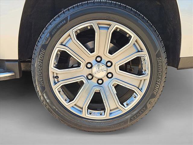 Used 2015 GMC Yukon Denali w/ Touring Package AWD/4WD image 27