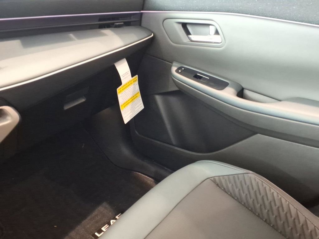 New 2026 Nissan Leaf Platinum+ w/ Cargo Package (Platinum+) image 24