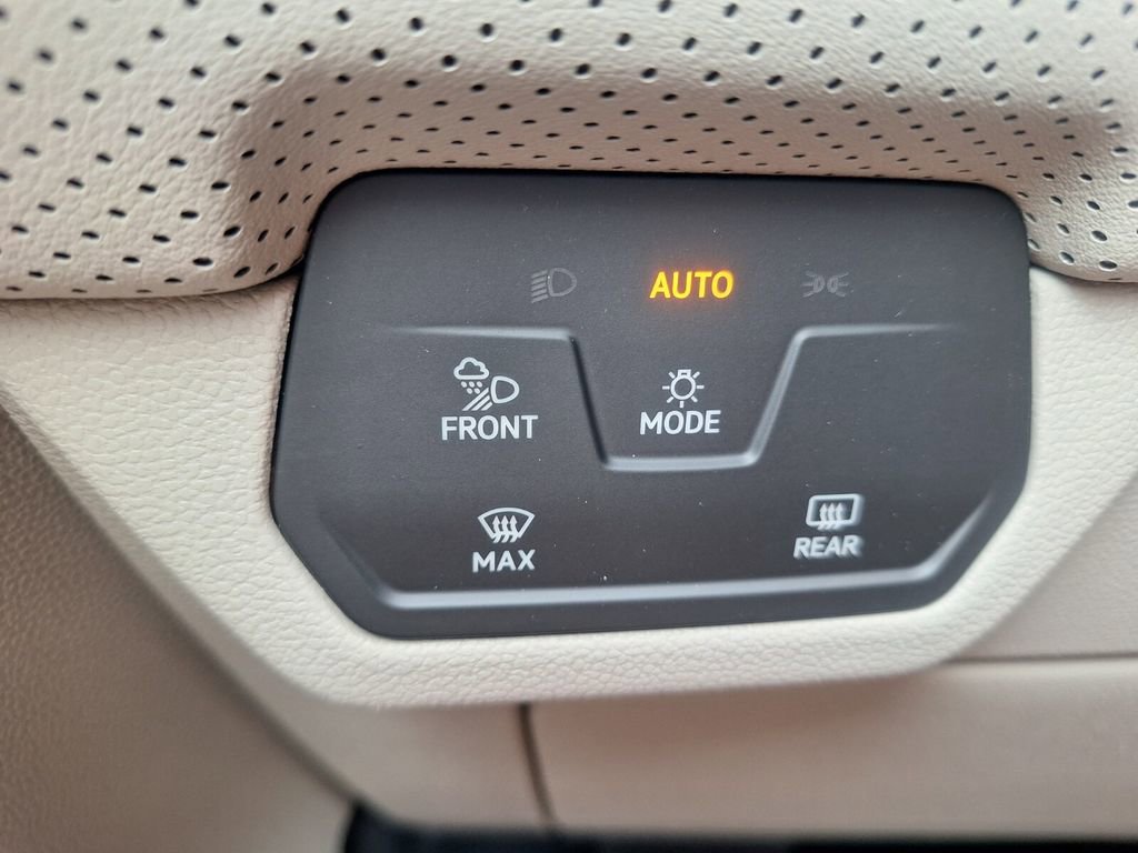 New 2026 Volkswagen Atlas SE image 12