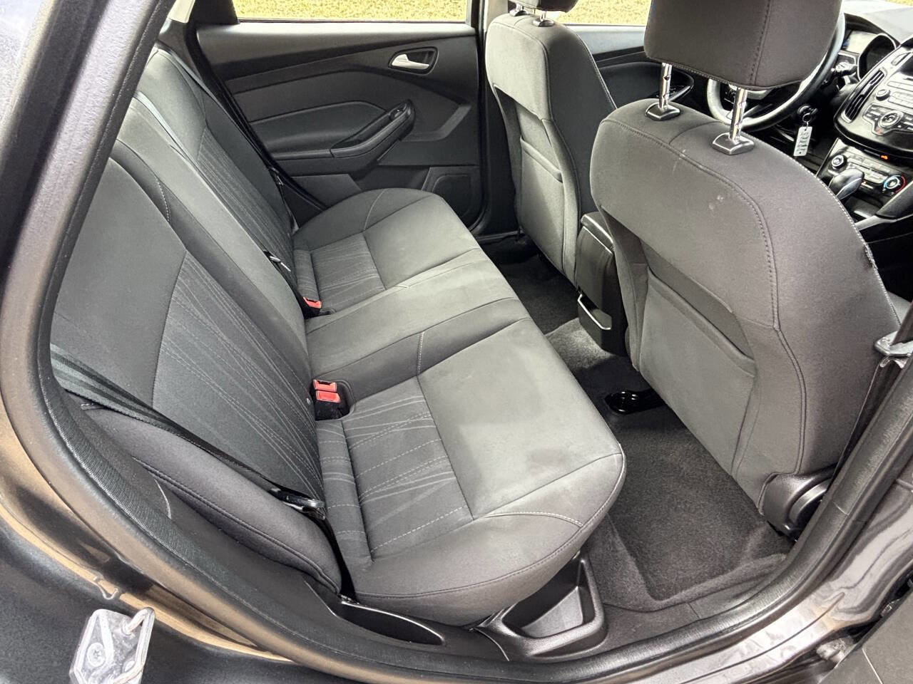 Used 2017 Ford Focus SE image 9