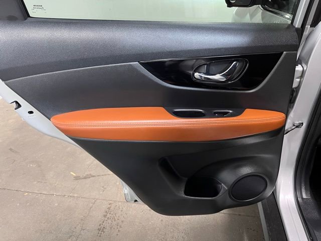 Used 2019 Nissan Rogue SL w/ Premium Package AWD/4WD image 16