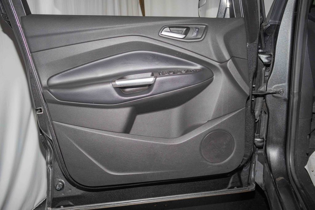 Used 2018 Ford Escape SEL image 10