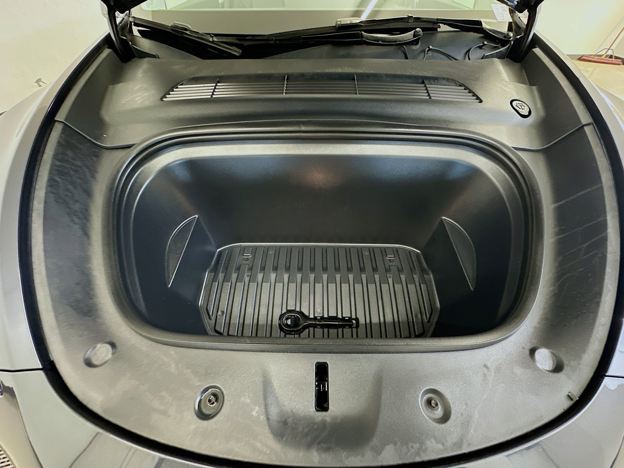 Used 2024 Tesla Model Y Long Range image 34