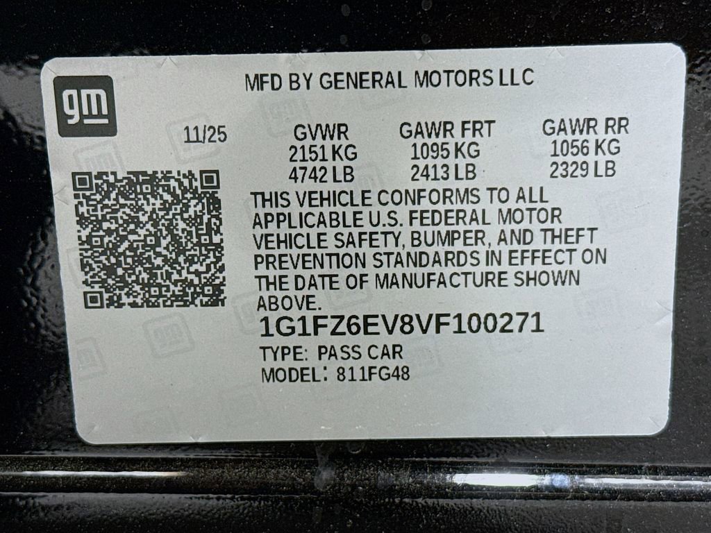 New 2027 Chevrolet Bolt RS w/ Technology Package FWD image 31