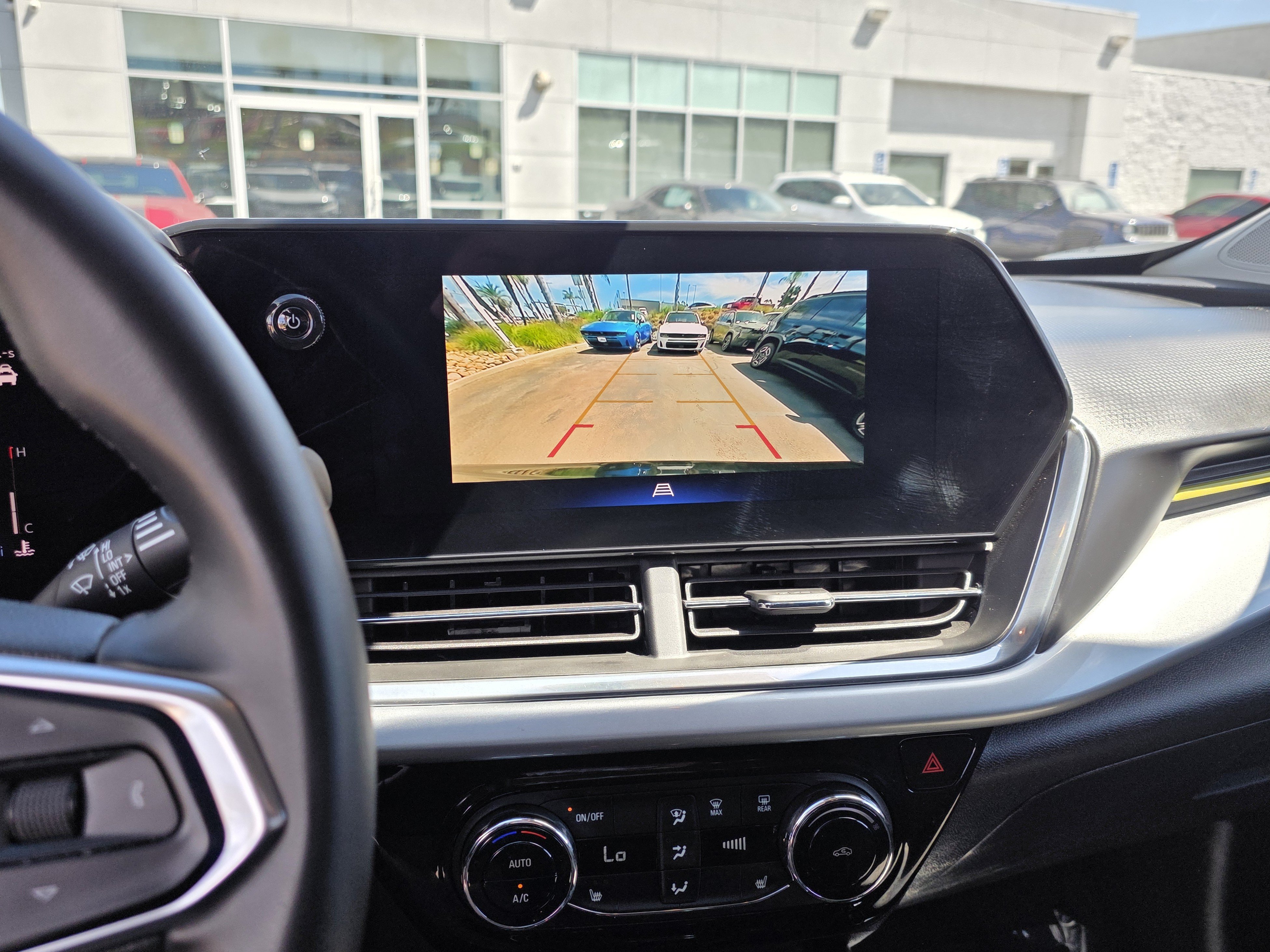 Used 2024 Chevrolet Trax LT w/ Driver Confidence Package FWD image 19