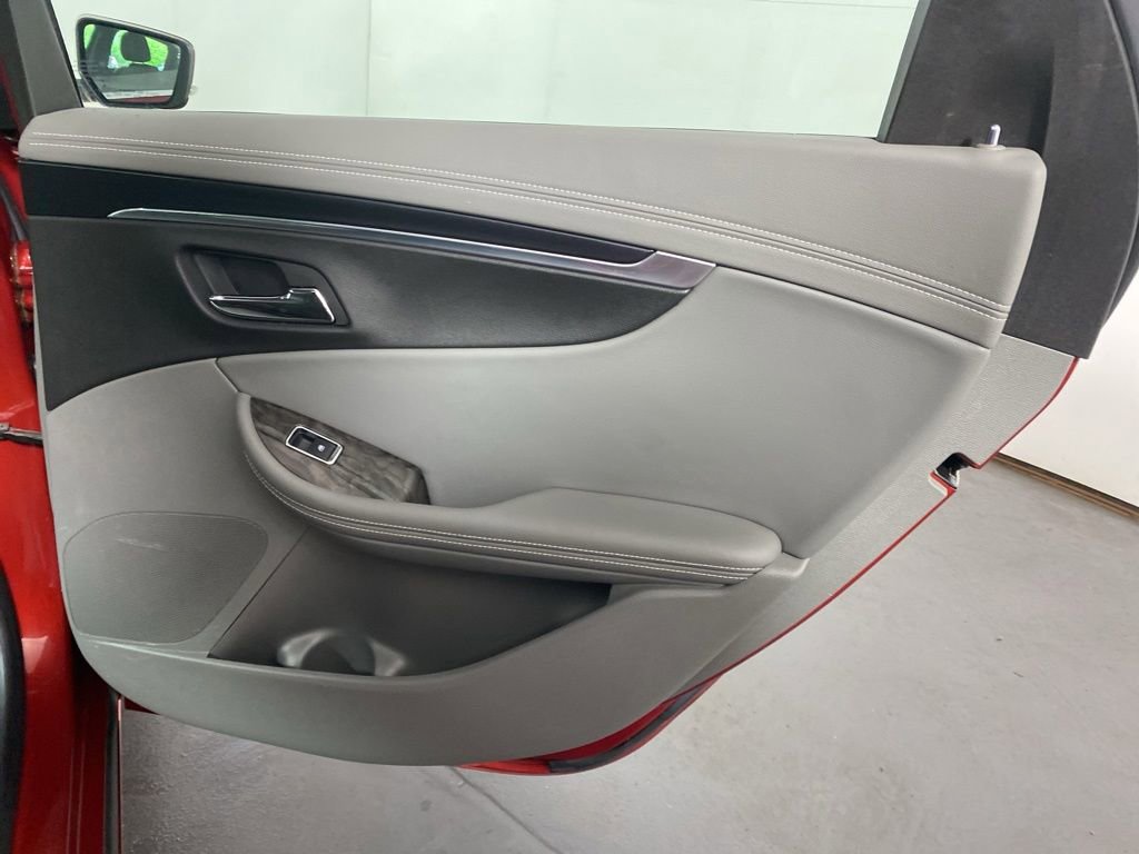 Used 2015 Chevrolet Impala LT FWD image 26