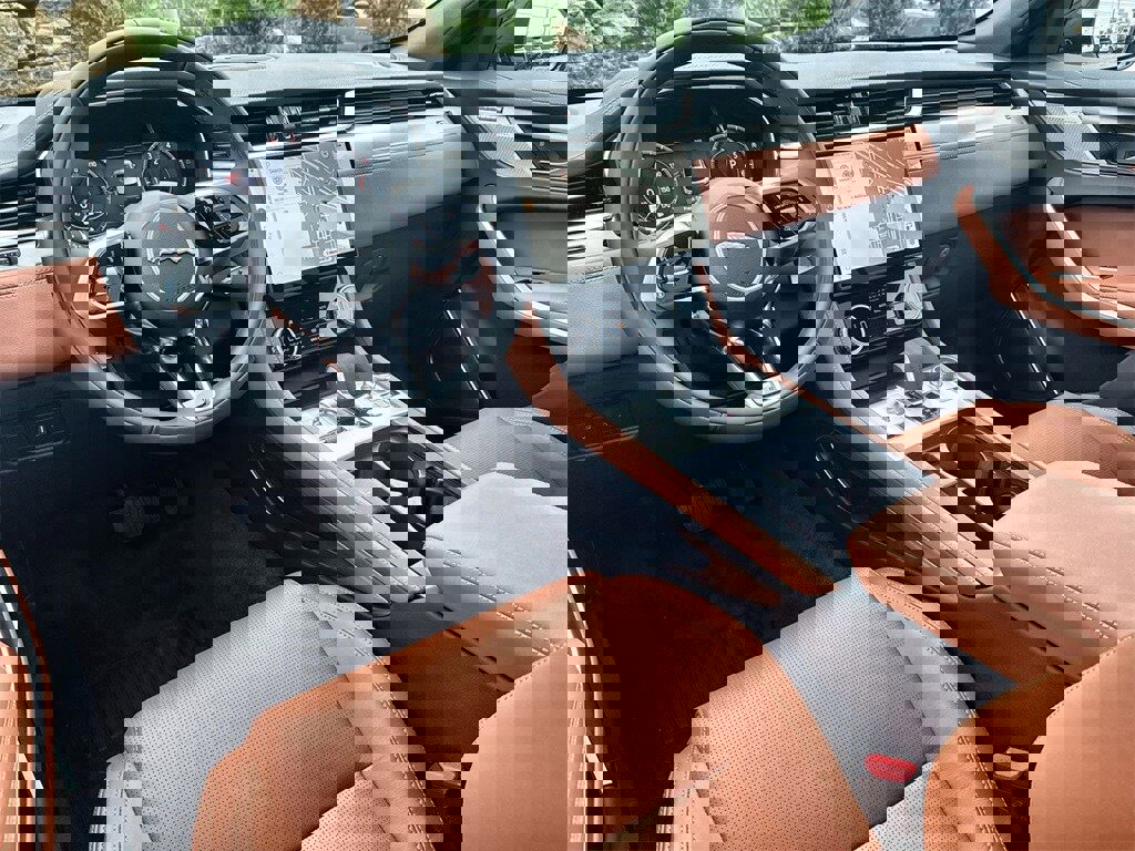 New 2026 Jaguar F-PACE R-Dynamic S image 13