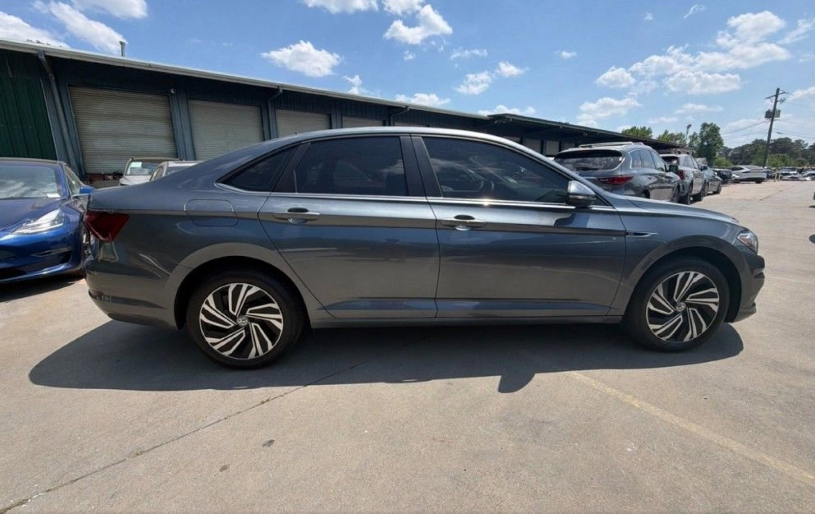 Used 2020 Volkswagen Jetta SEL Premium FWD image 4