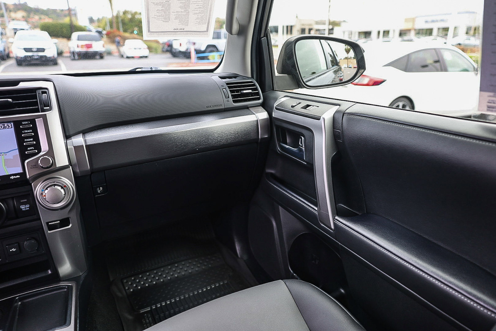 Used 2022 Toyota 4Runner SR5 Premium w/ Moonroof Package RWD image 5