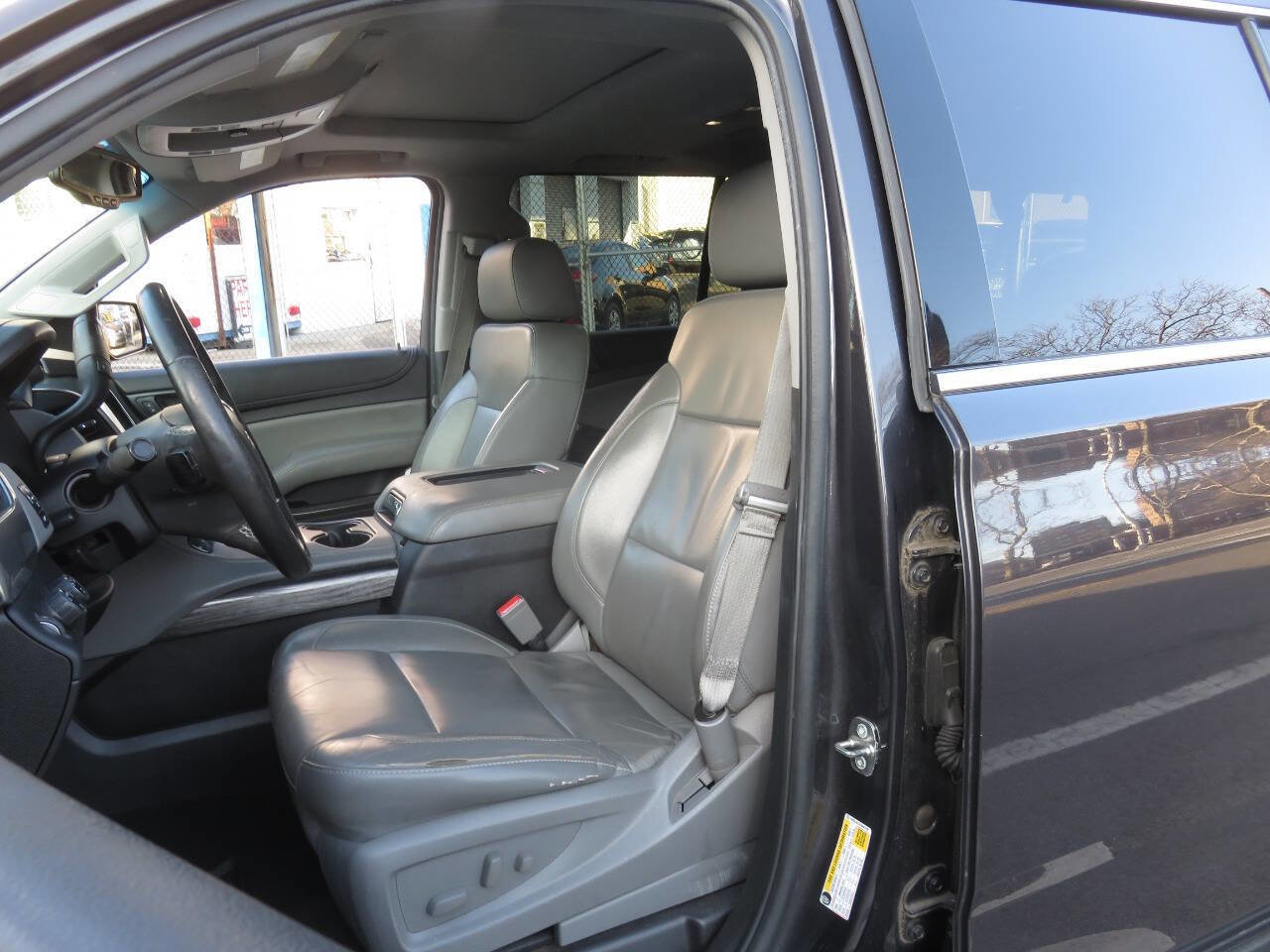 Used 2015 Chevrolet Suburban LT AWD/4WD image 10