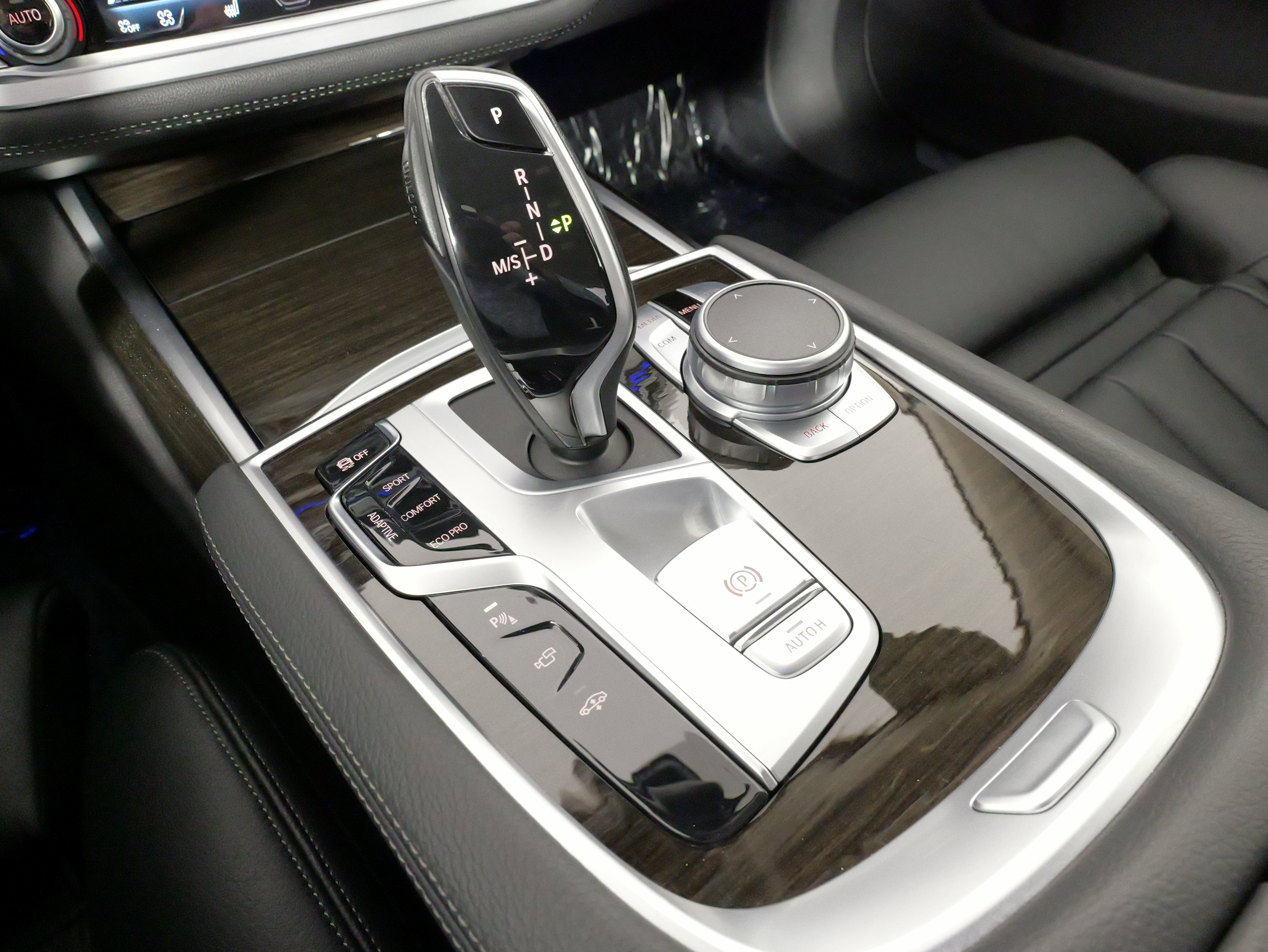 Used 2022 BMW 740i xDrive image 61