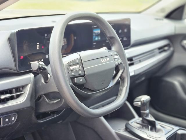 Used 2025 Kia K4 LXS image 13
