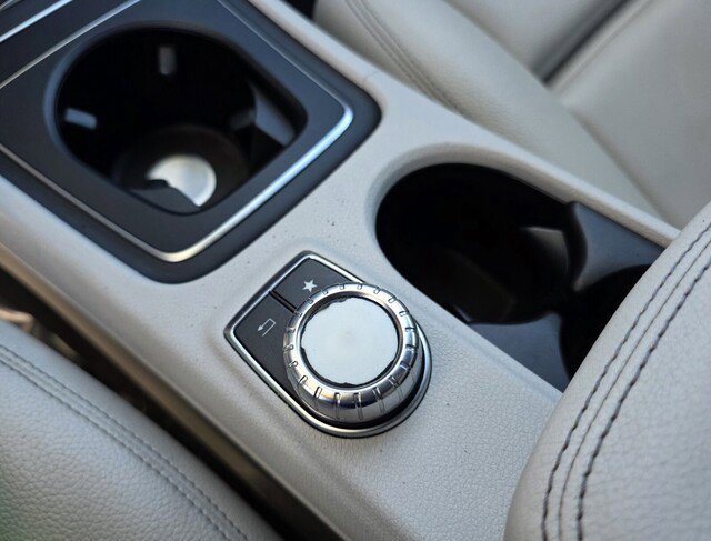 Used 2020 Mercedes-Benz GLA 250 image 28