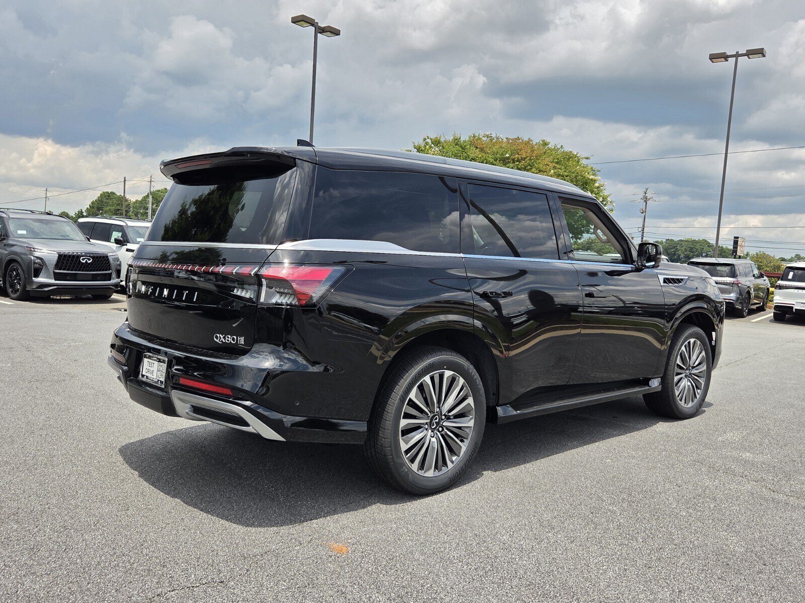 New 2027 INFINITI QX80 Luxe w/ Cargo Package AWD/4WD image 6