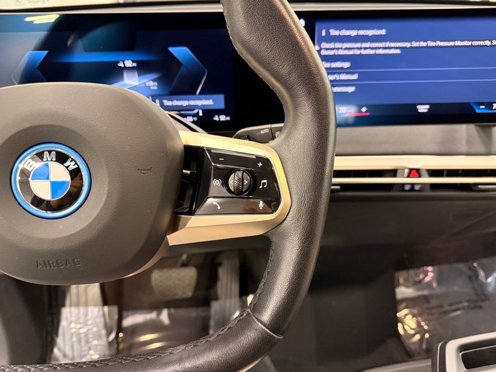 Used 2023 BMW iX xDrive50 w/ Premium Package image 14