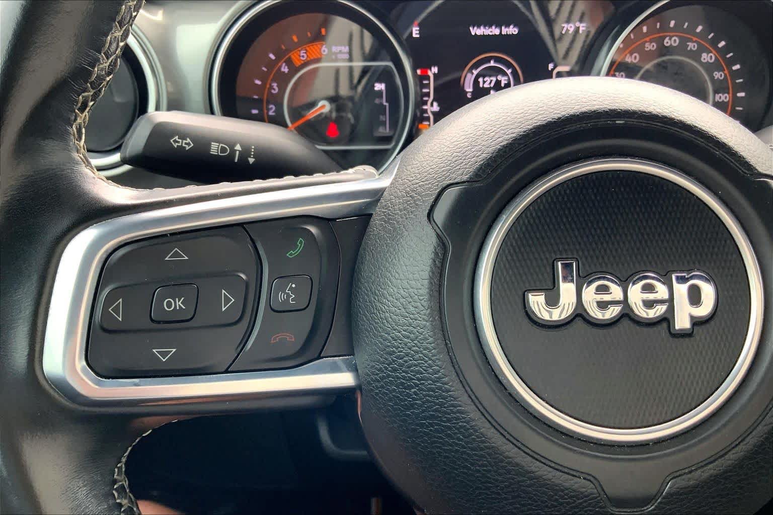 Used 2022 Jeep Wrangler Unlimited Sahara AWD/4WD image 23