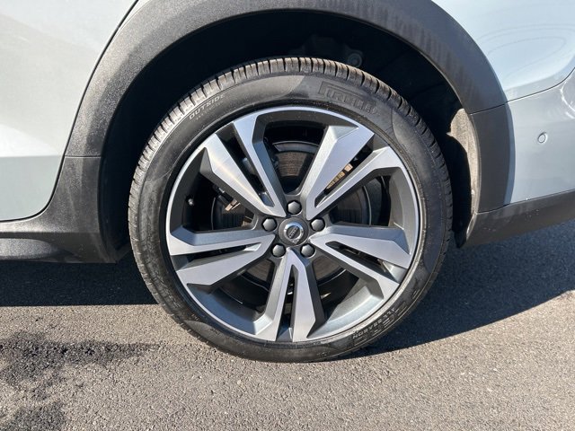 Used 2025 Volvo V60 B5 Cross Country Plus image 9