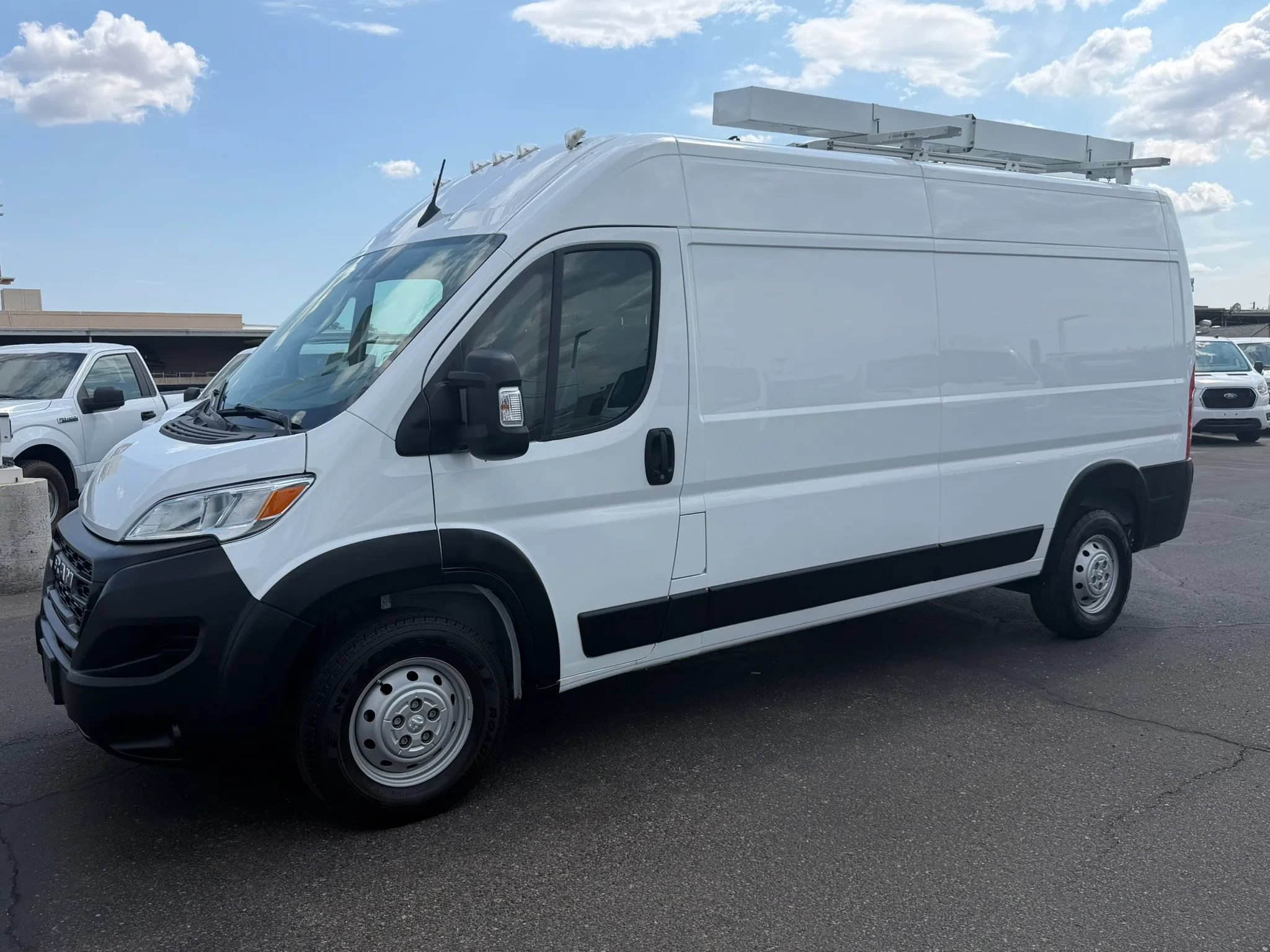 Used 2023 RAM ProMaster 2500 FWD image 2