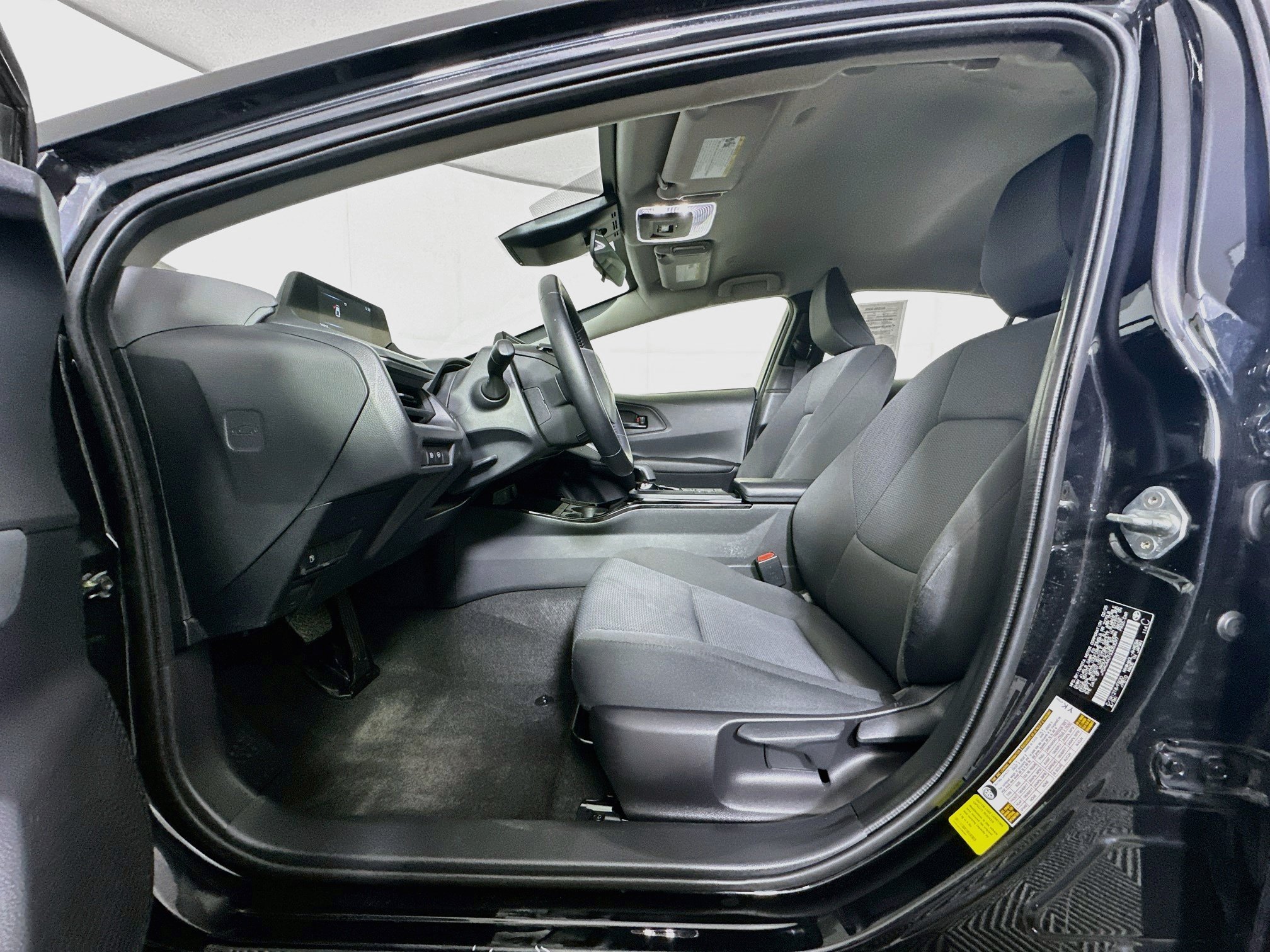 Used 2025 Toyota Prius LE FWD image 13