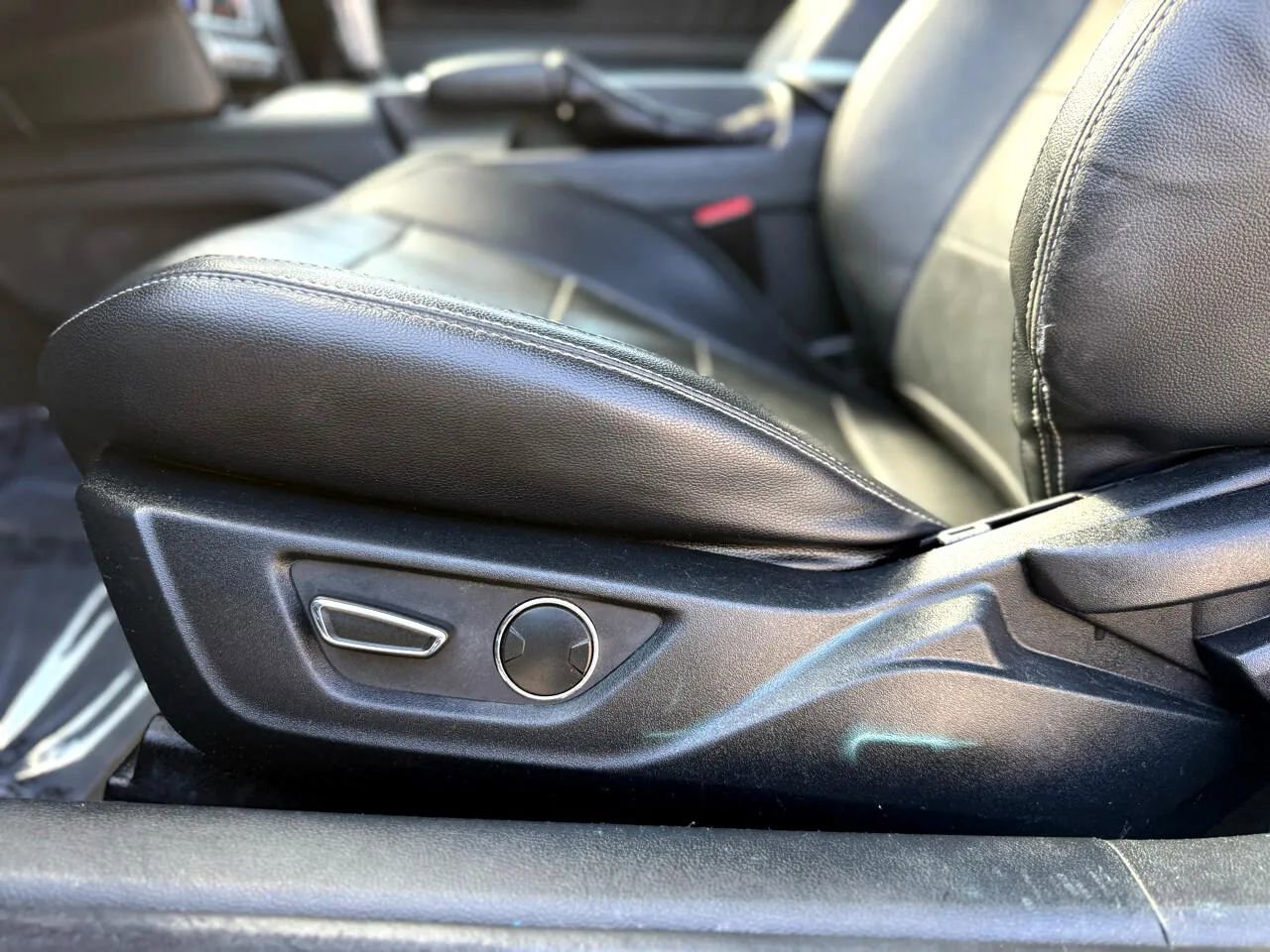 Used 2016 Ford Mustang Premium image 21