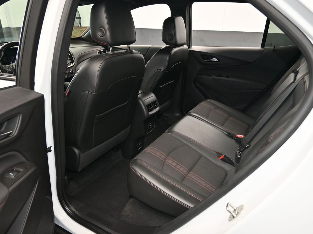 Used 2022 Chevrolet Equinox RS w/ Infotainment Package image 40