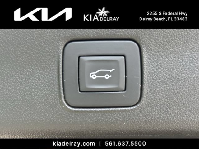 Used 2023 Chevrolet TrailBlazer RS w/ Sun and Liftgate Package FWD image 9